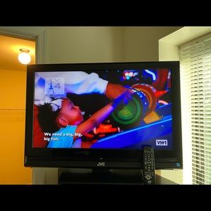 32” JVC Smart TV